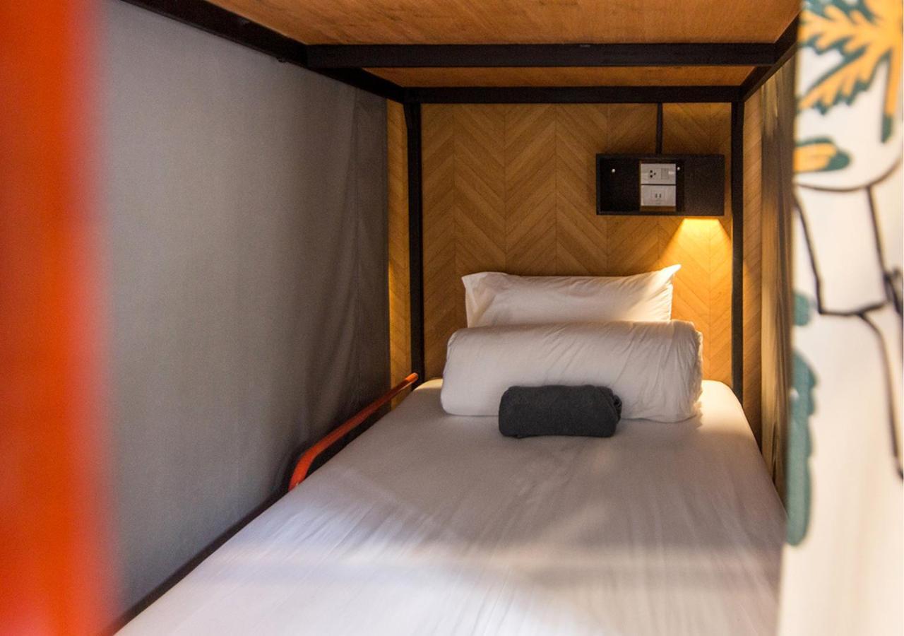 Tan Hostel X Cafe , Aonang Beach (Adults Only) Ао Нанг Экстерьер фото