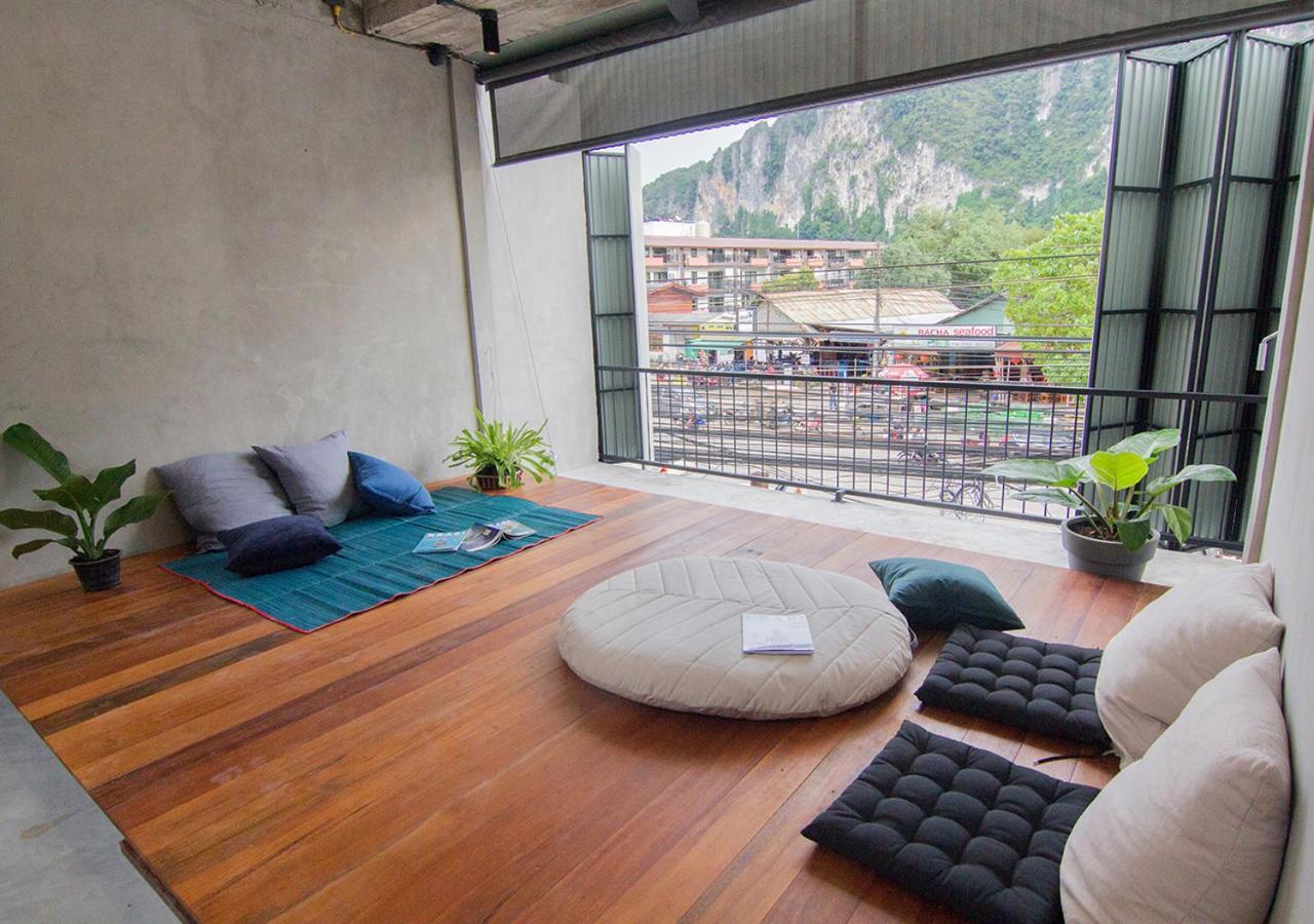 Tan Hostel X Cafe , Aonang Beach (Adults Only) Ао Нанг Экстерьер фото