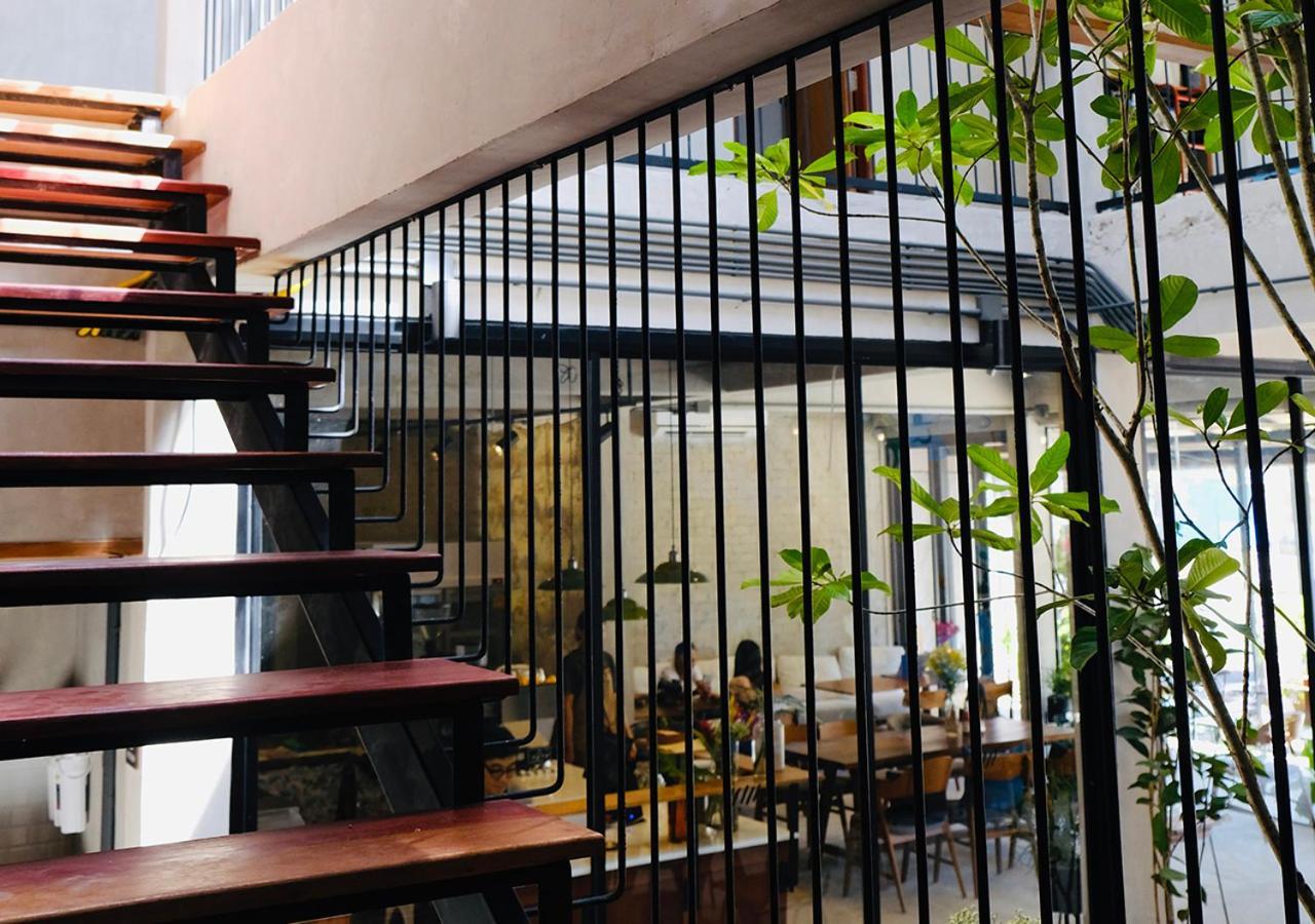 Tan Hostel X Cafe , Aonang Beach (Adults Only) Ао Нанг Экстерьер фото