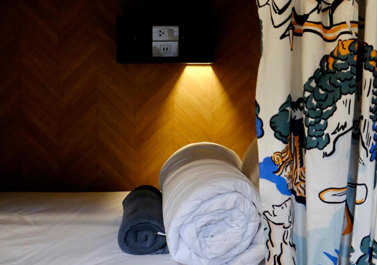 Tan Hostel X Cafe , Aonang Beach (Adults Only) Ао Нанг Экстерьер фото