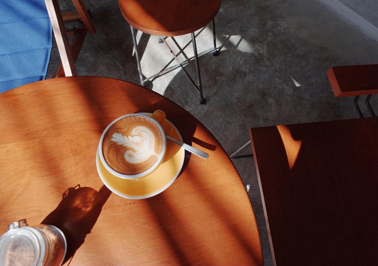 Tan Hostel X Cafe , Aonang Beach (Adults Only) Ао Нанг Экстерьер фото
